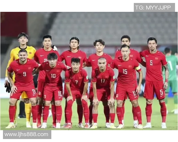 足球明星首秀不幸受伤严重断腿引发球迷热议与担忧 足球明星首秀不幸受伤严重断腿引发球迷热议与担忧